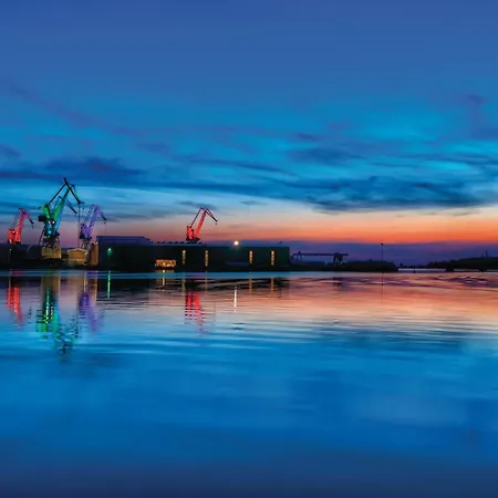 1 Bedroom Beautiful In *