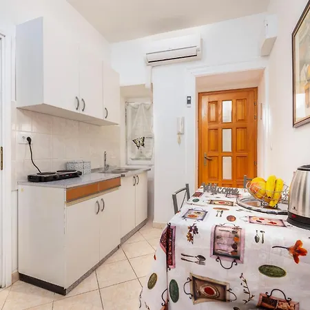 1 Bedroom Beautiful In