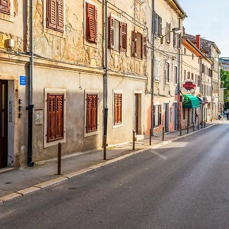 1 Bedroom Beautiful In * プーラ