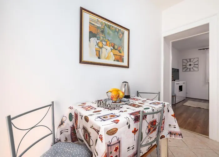 Apartment 1 Bedroom Beautiful In