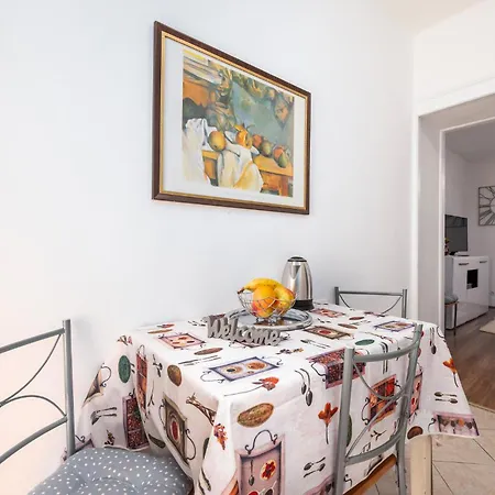 Apartment 1 Bedroom Beautiful In