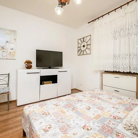 Lägenhet 1 Bedroom Beautiful In *