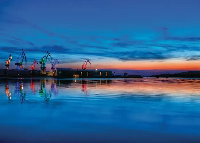 1 Bedroom Beautiful In *