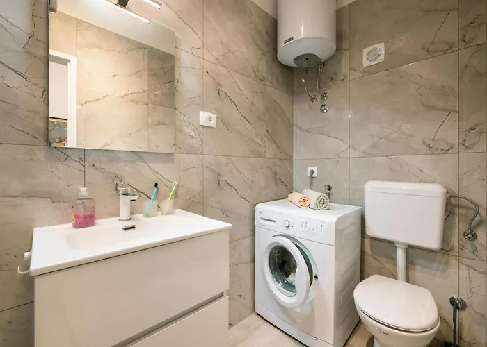 1 Bedroom Beautiful In Apartman Póla