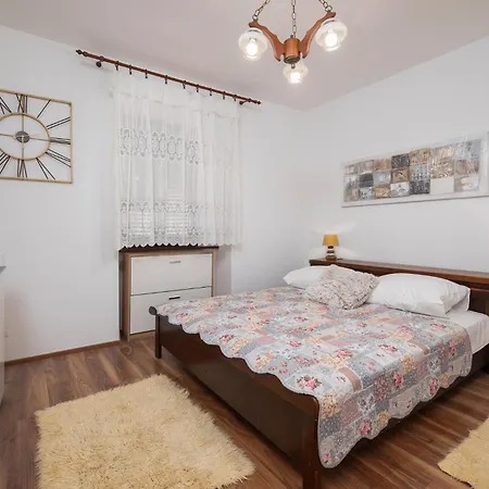 Apartamento 1 Bedroom Beautiful In